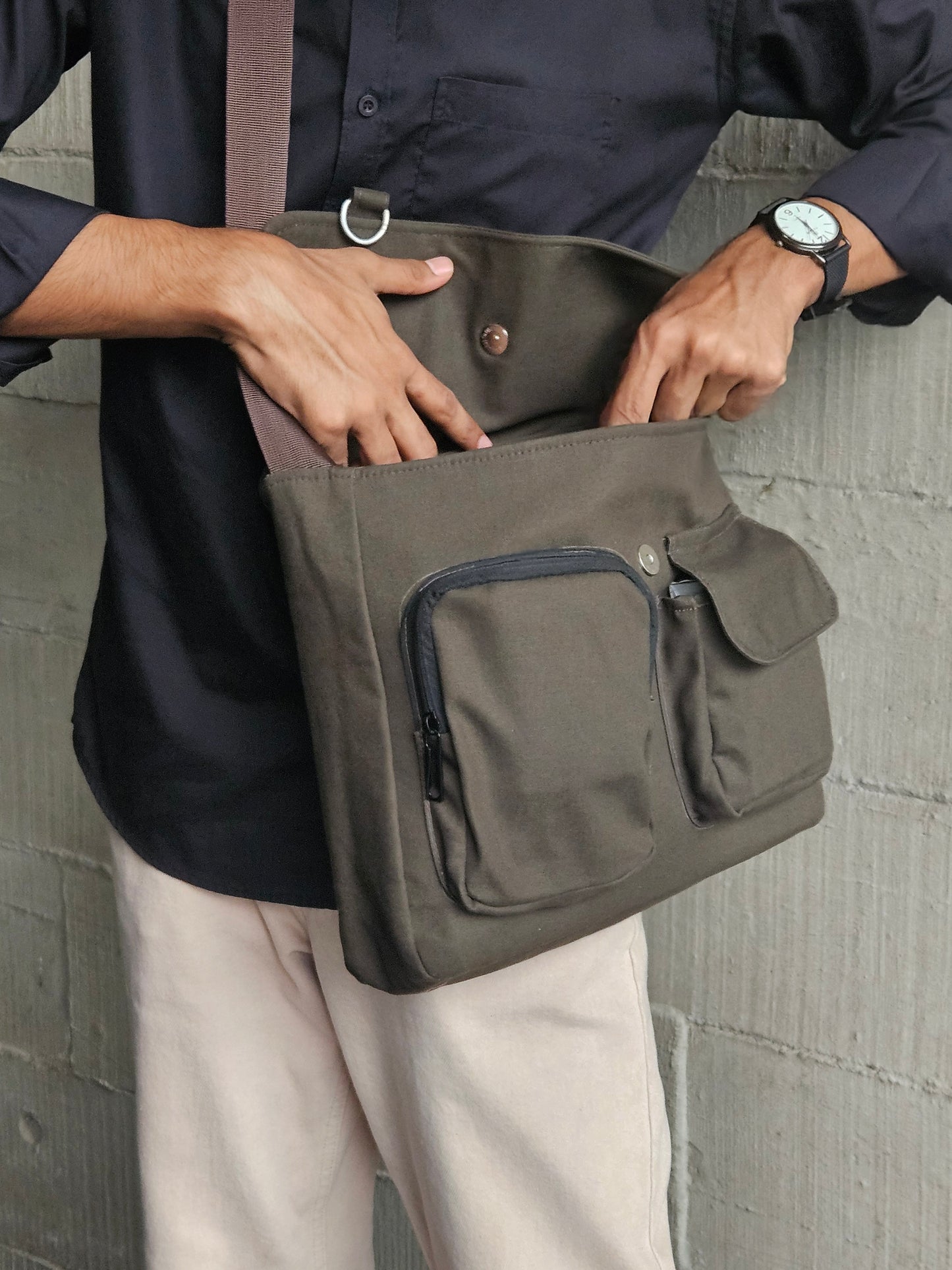 Double Pocket Messenger Bag (Dusty Olive)