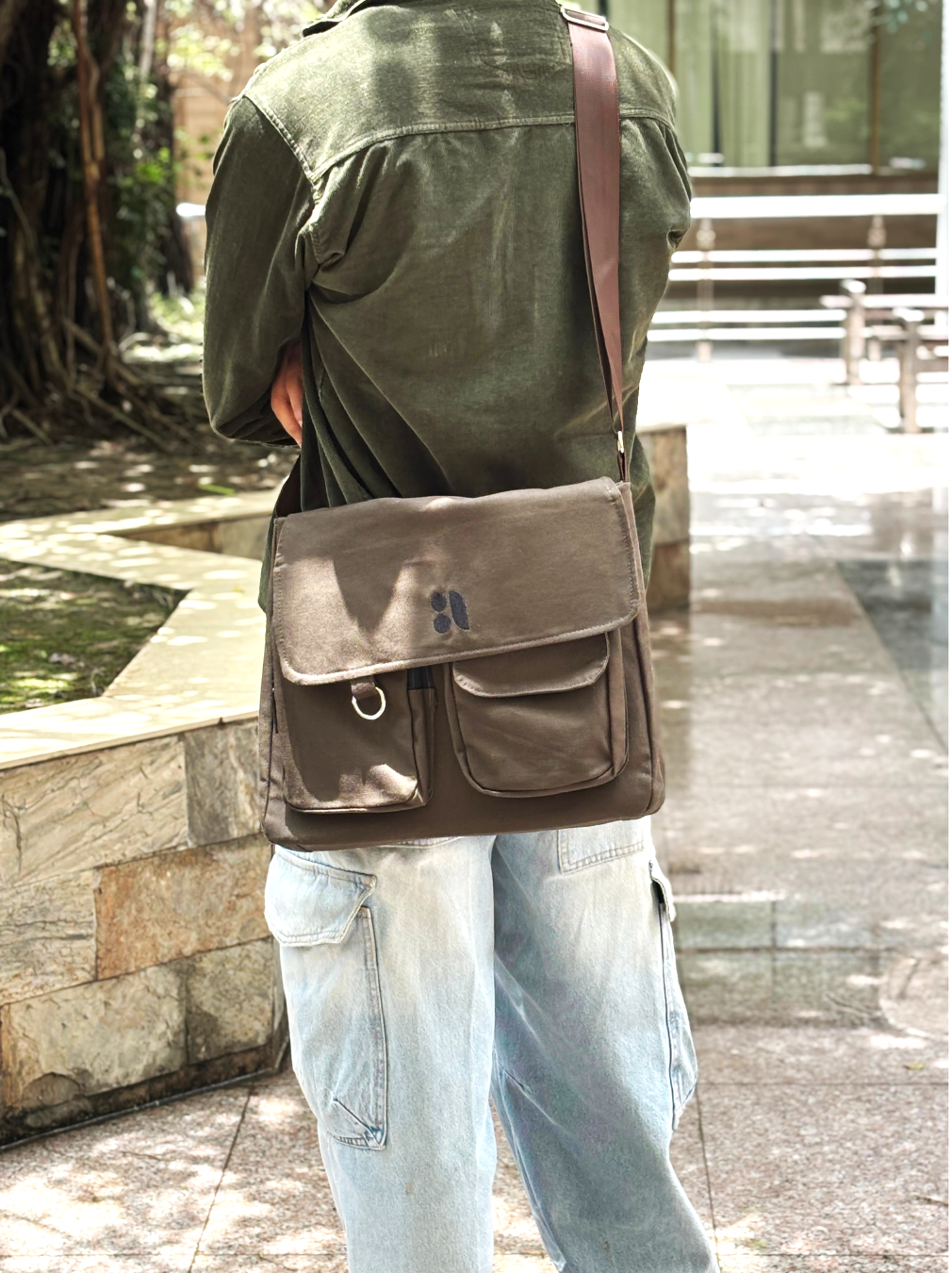 Double Pocket Messenger Bag (Dusty Olive)
