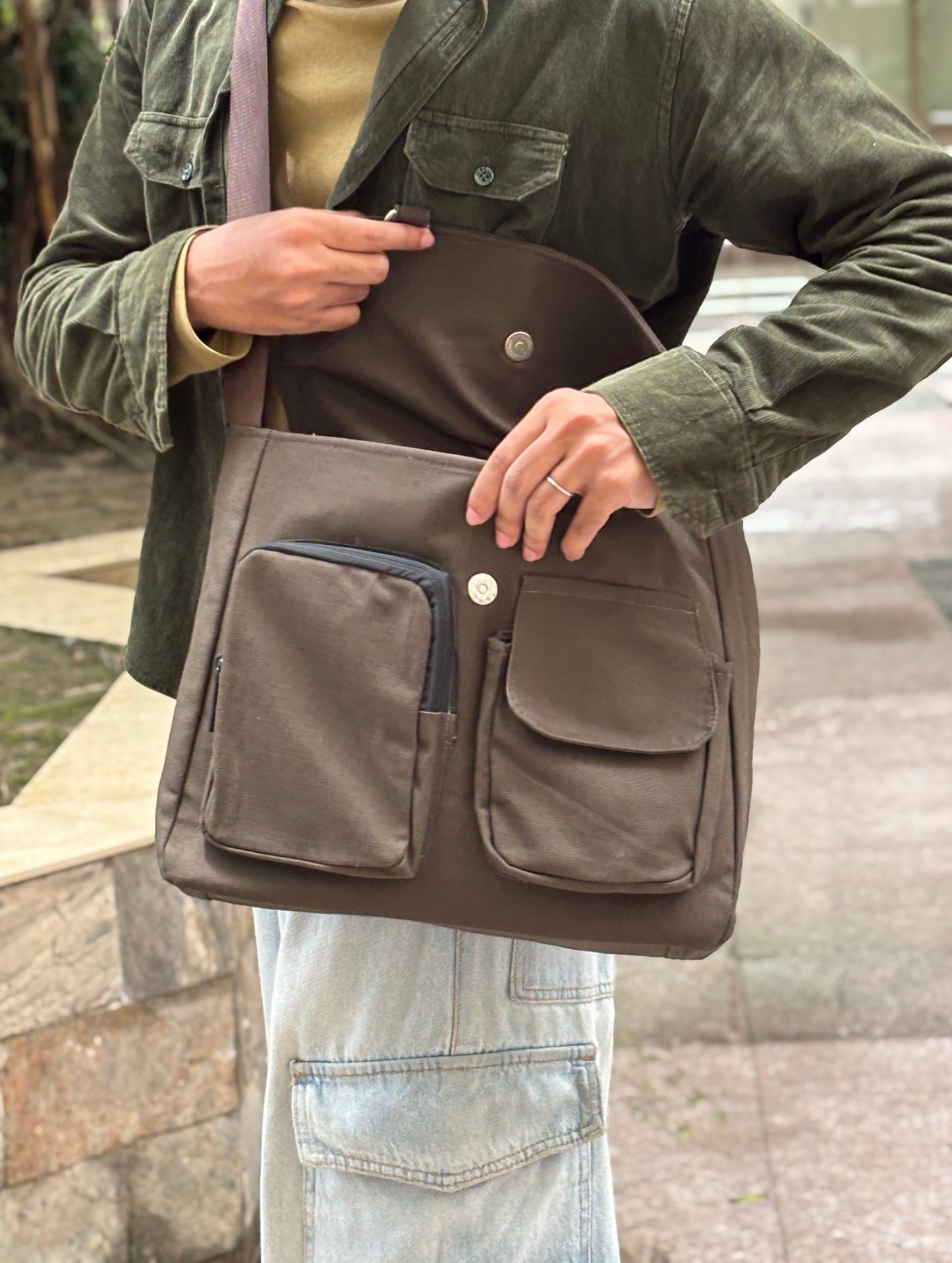 Double Pocket Messenger Bag (Dusty Olive)