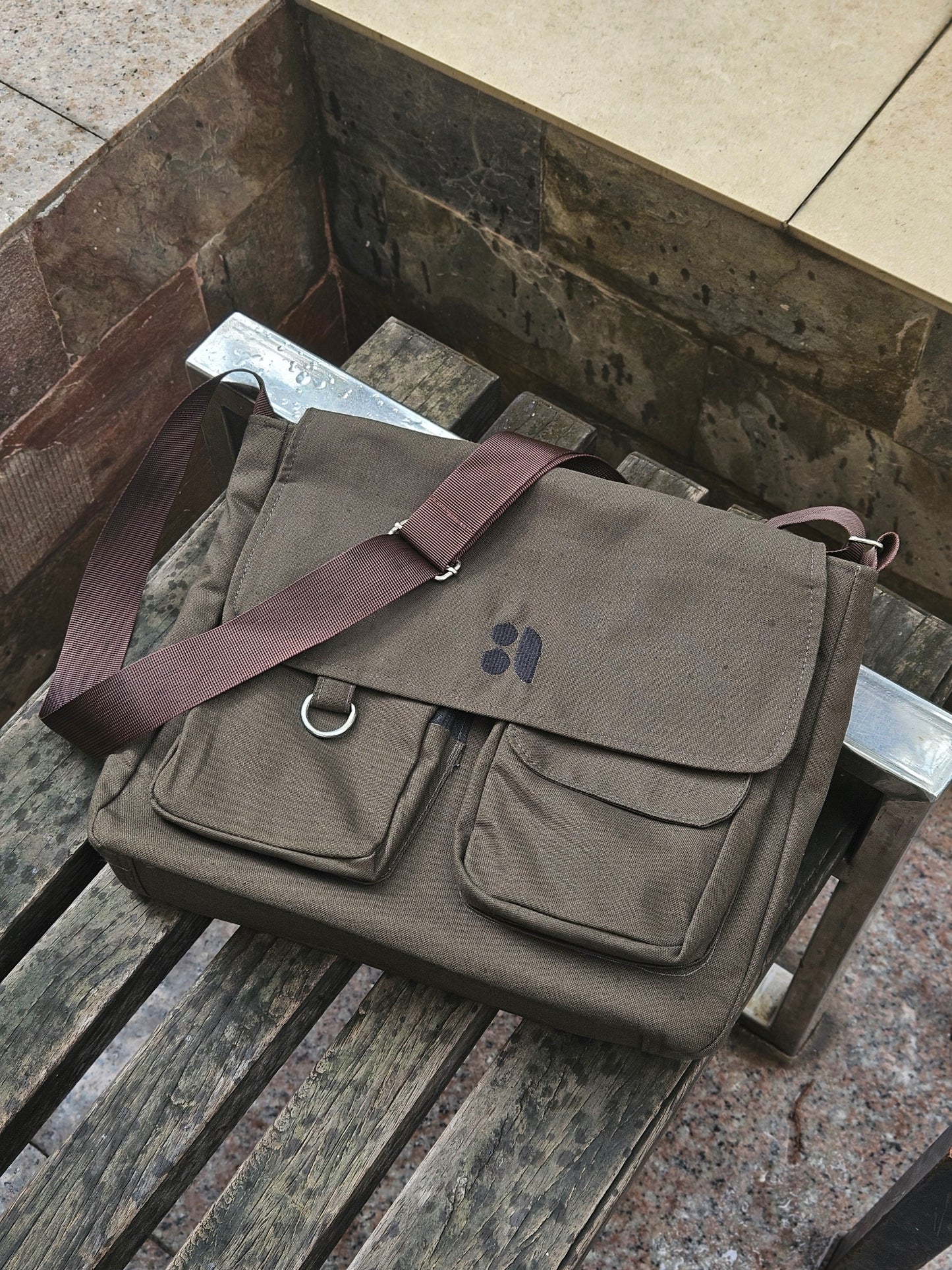 Double Pocket Messenger Bag (Dusty Olive)